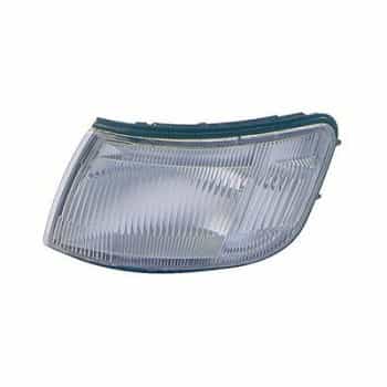 Feu de stationnement à gauche à côté du phare