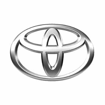 Emblema de Toyota en la parte delantera