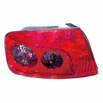 Feu arrière gauche non compatible avec les modèles STATION jusqu'à l'année de fabrication septembre 2008 4060931 Van Wezel
