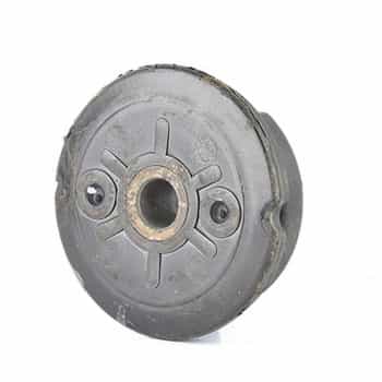 Douille entretoise, ressort à lames