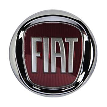 Emblema Fiat en el parachoques delantero