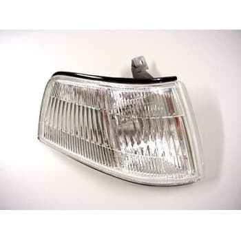 Feu de stationnement droit 90+ à côté du phare