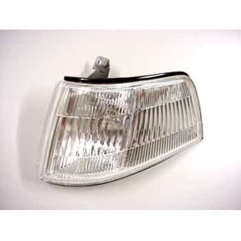 Feu de stationnement gauche 90+ à côté du phare